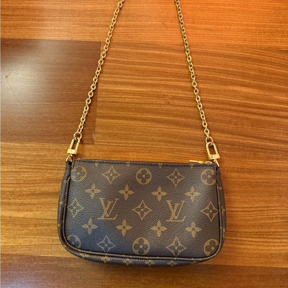 Louis Vuitton Brown Monogram pochette with Gold Chain - Picture 5 of 11